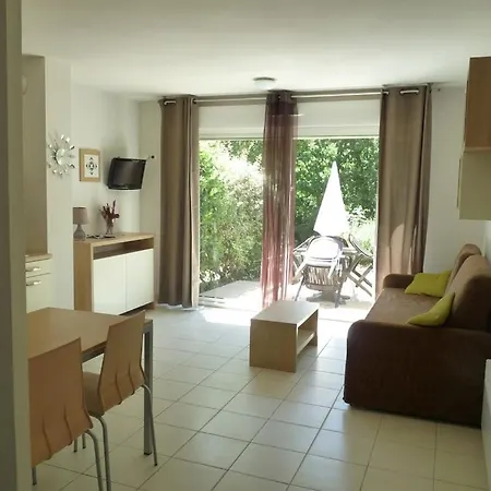 Chateau De Jouarres 4p 8 *