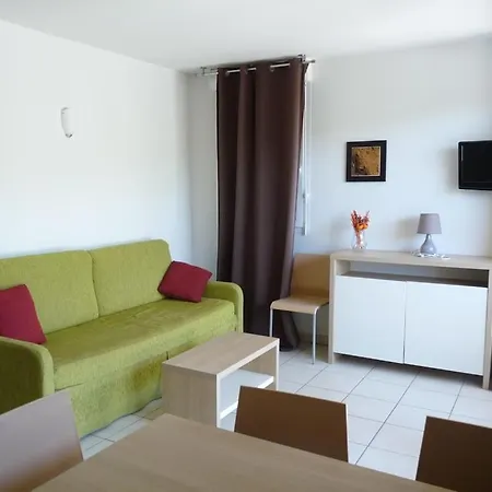 Chateau De Jouarres 4p 8 *